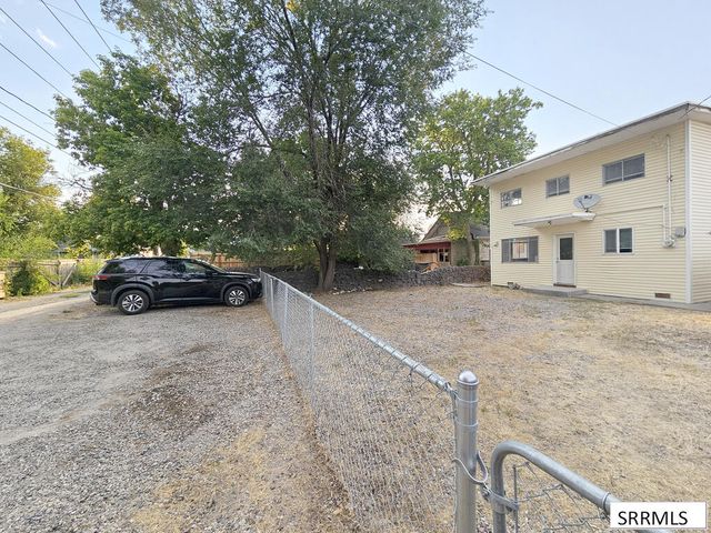 130 E 17th Street, Idaho Falls, ID 83404