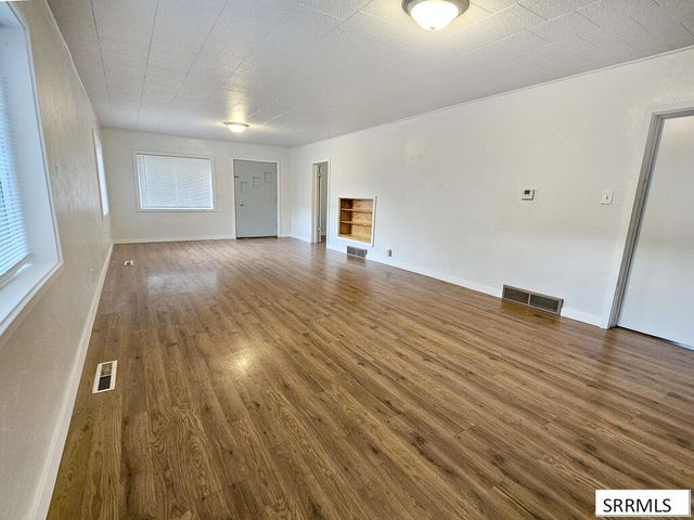 130 E 17th Street, Idaho Falls, ID 83404