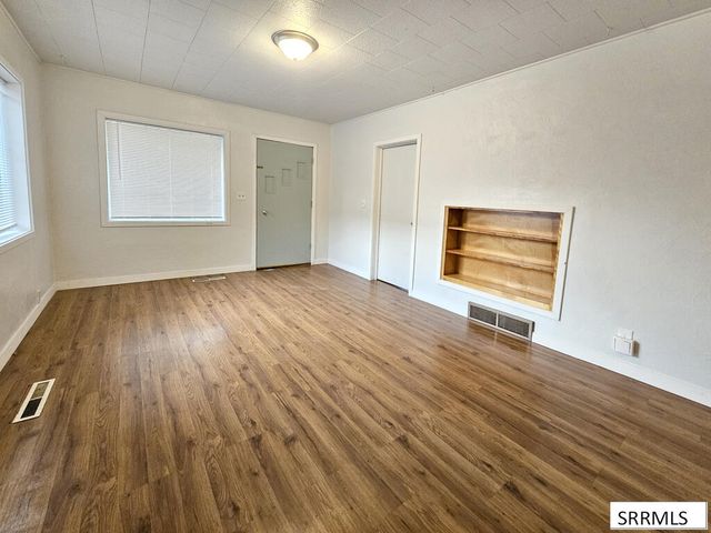 130 E 17th Street, Idaho Falls, ID 83404