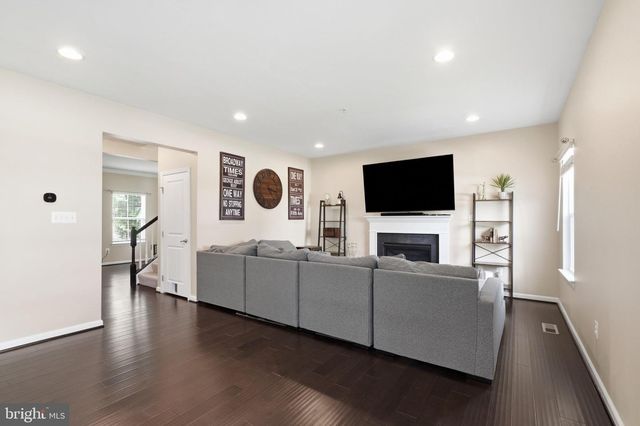 1221 LONG FARM LN, Brunswick, MD 21716
