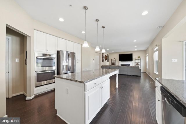 1221 LONG FARM LN, Brunswick, MD 21716