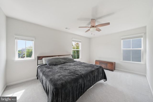 1221 LONG FARM LN, Brunswick, MD 21716