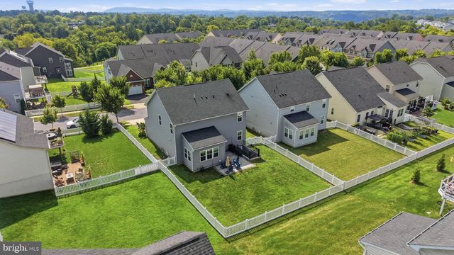 1221 LONG FARM LN, Brunswick, MD 21716