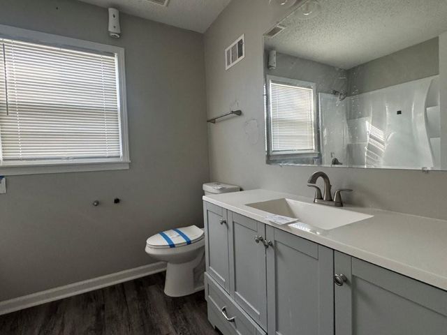 6301 KENTUCKY Avenue, Raytown, MO 64133