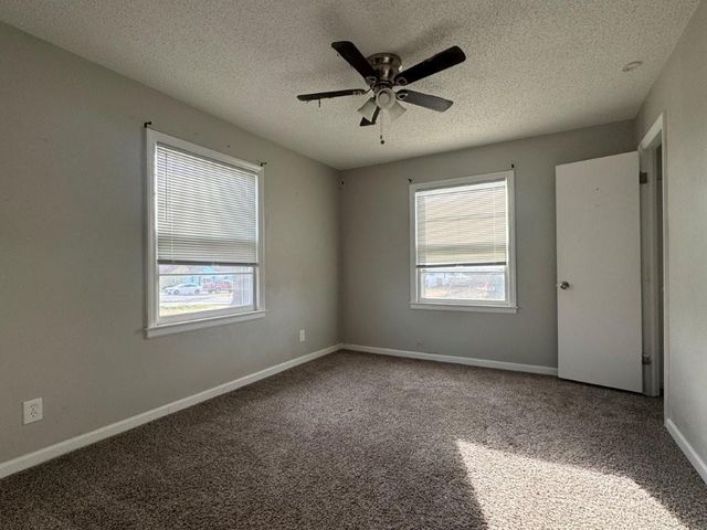 6301 KENTUCKY Avenue, Raytown, MO 64133