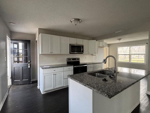 6301 KENTUCKY Avenue, Raytown, MO 64133