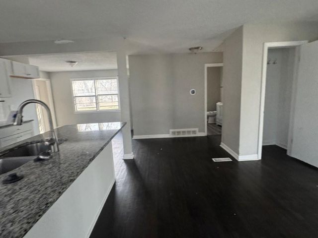 6301 KENTUCKY Avenue, Raytown, MO 64133