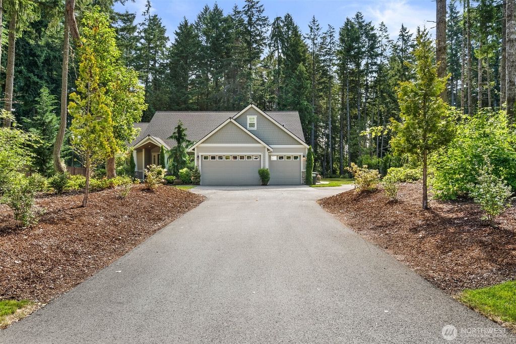 4716 Center Lane NE, Olympia, WA 98516