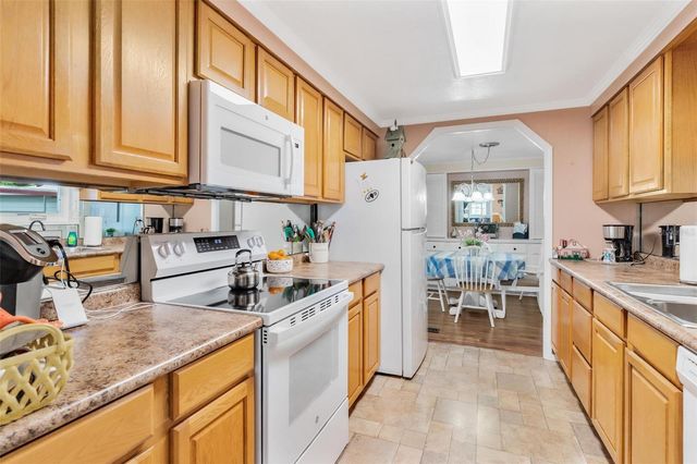 2470 KAREN DRIVE, Mount Dora, FL 32757
