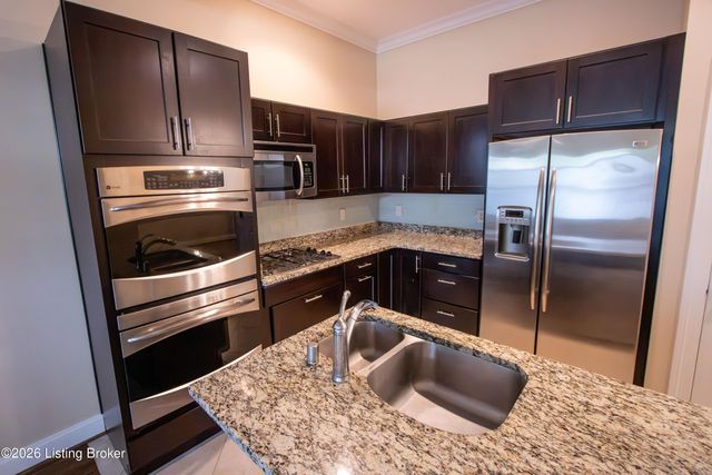 927 Cherokee Rd 6, Louisville, KY 40204