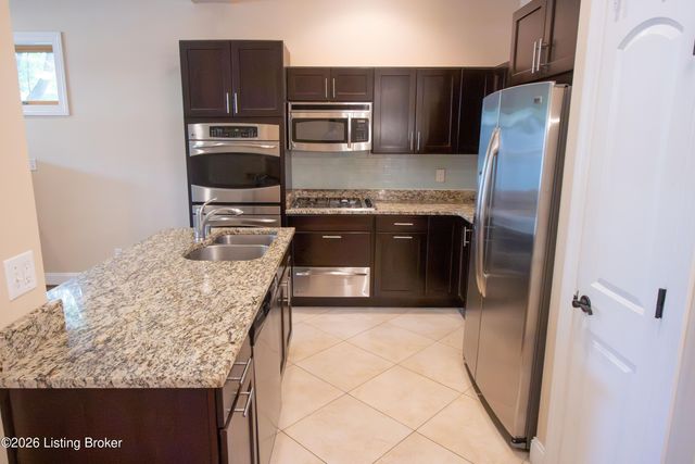 927 Cherokee Rd 6, Louisville, KY 40204