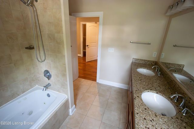 927 Cherokee Rd 6, Louisville, KY 40204