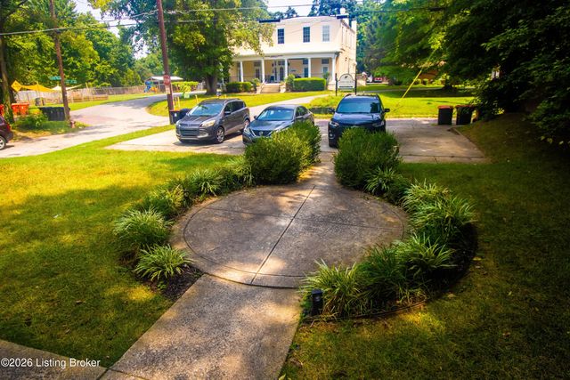 927 Cherokee Rd 6, Louisville, KY 40204
