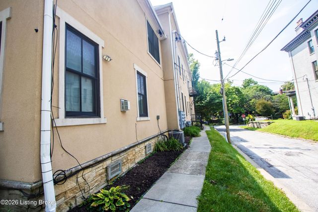 927 Cherokee Rd 6, Louisville, KY 40204