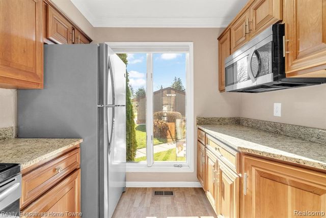 2500 River Apt 55 Road 55, Marysville, MI 48040