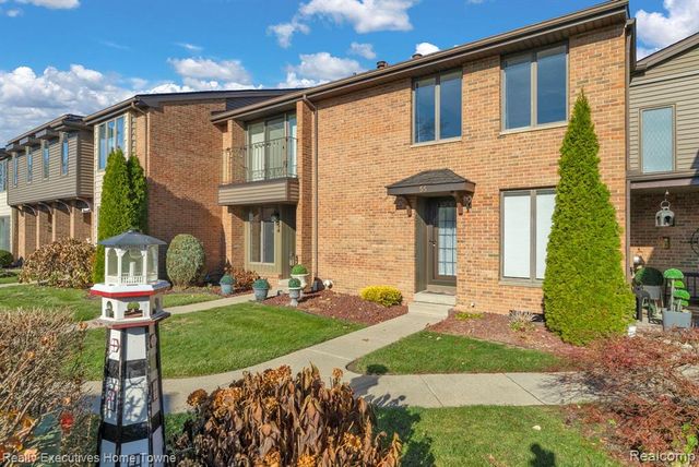 2500 River Apt 55 Road 55, Marysville, MI 48040