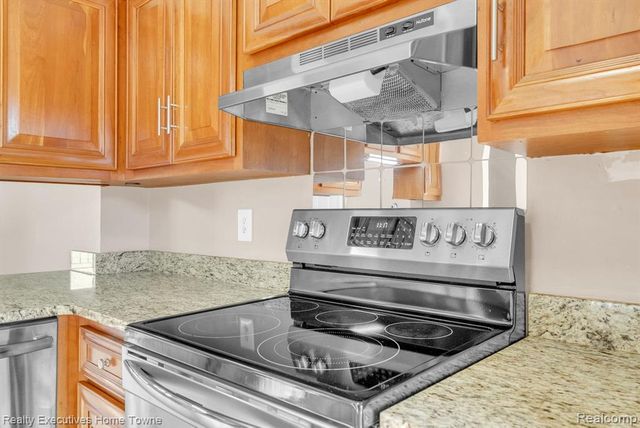 2500 River Apt 55 Road 55, Marysville, MI 48040