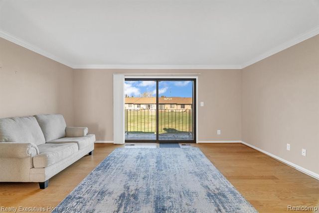 2500 River Apt 55 Road 55, Marysville, MI 48040