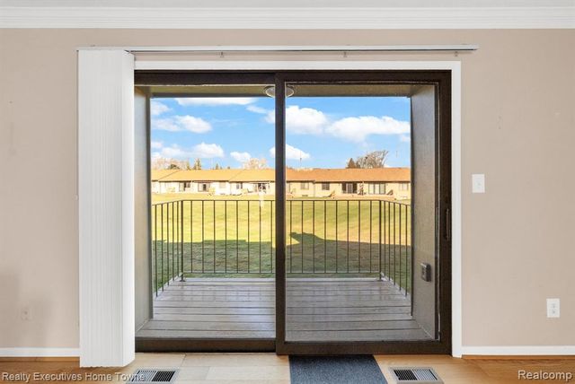 2500 River Apt 55 Road 55, Marysville, MI 48040