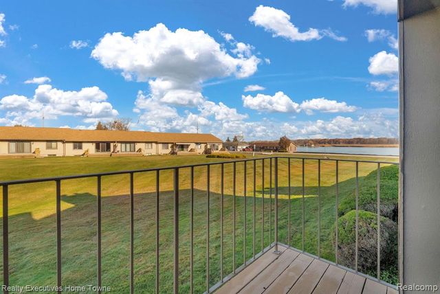 2500 River Apt 55 Road 55, Marysville, MI 48040