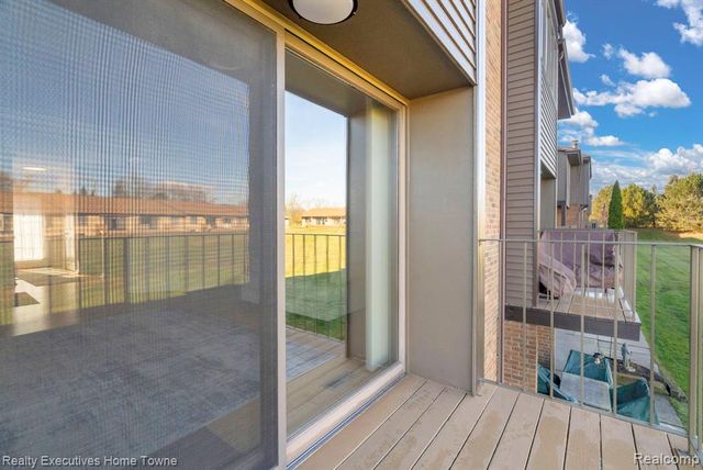 2500 River Apt 55 Road 55, Marysville, MI 48040