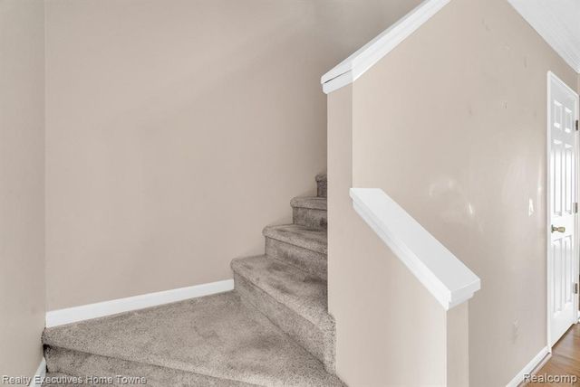 2500 River Apt 55 Road 55, Marysville, MI 48040