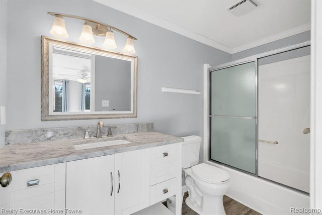 2500 River Apt 55 Road 55, Marysville, MI 48040