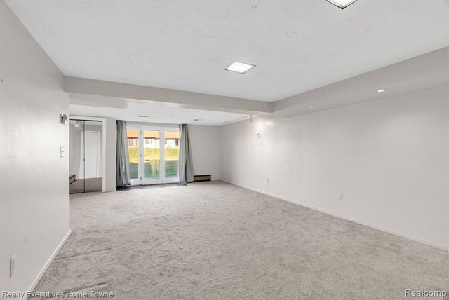 2500 River Apt 55 Road 55, Marysville, MI 48040