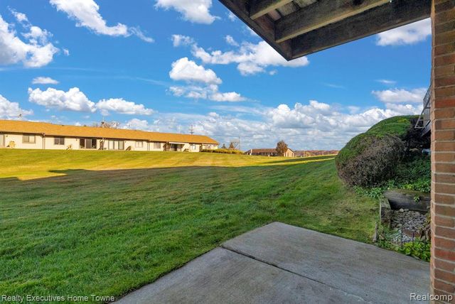 2500 River Apt 55 Road 55, Marysville, MI 48040