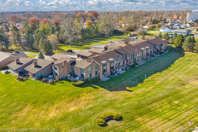 2500 River Apt 55 Road 55, Marysville, MI 48040