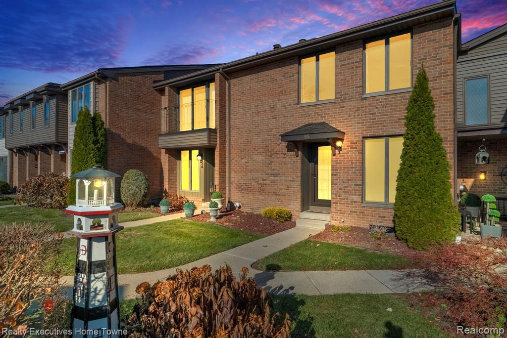 2500 River Apt 55 Road 55, Marysville, MI 48040