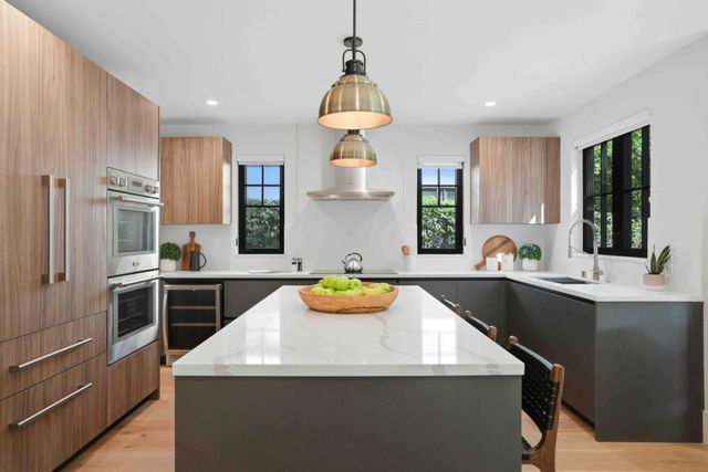 1211 Fulton Street, Palo Alto, CA 94301