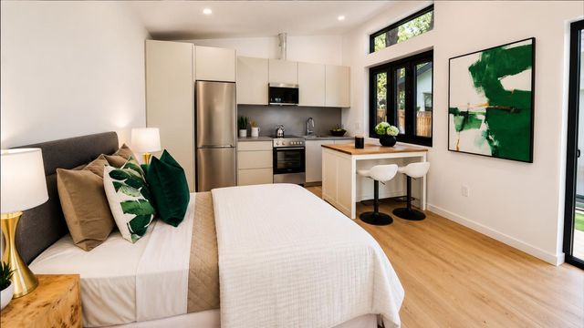1211 Fulton Street, Palo Alto, CA 94301