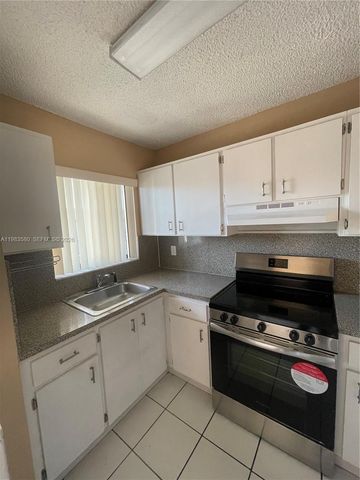 6121 W 24th Ave 206, Hialeah, FL 33016