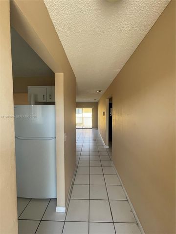 6121 W 24th Ave 206, Hialeah, FL 33016