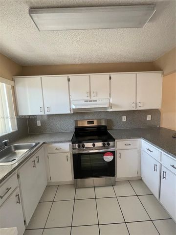 6121 W 24th Ave 206, Hialeah, FL 33016
