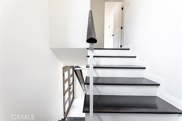 24526 Calvert Street, Woodland Hills (los Angeles), CA 91367