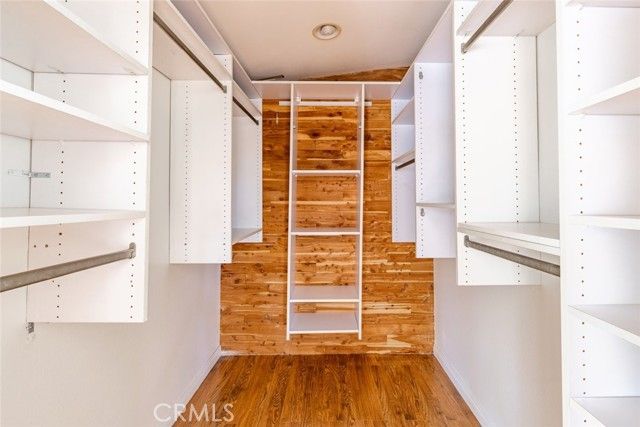 24526 Calvert Street, Woodland Hills (los Angeles), CA 91367