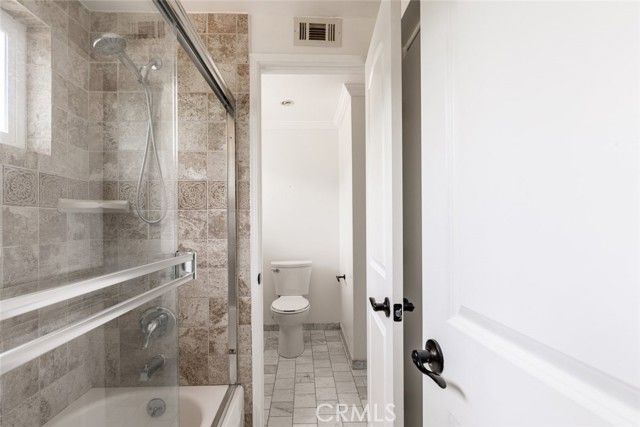 24526 Calvert Street, Woodland Hills (los Angeles), CA 91367