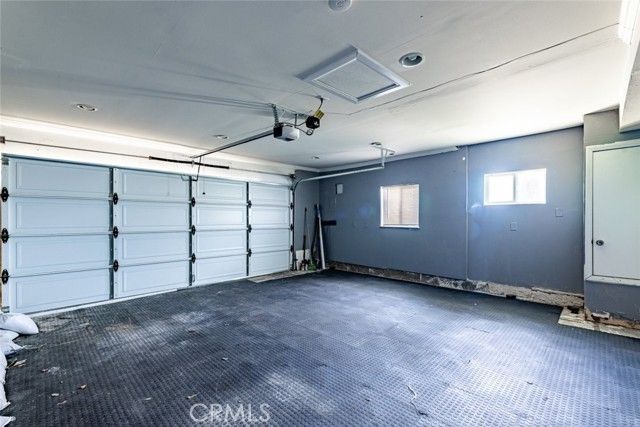 24526 Calvert Street, Woodland Hills (los Angeles), CA 91367