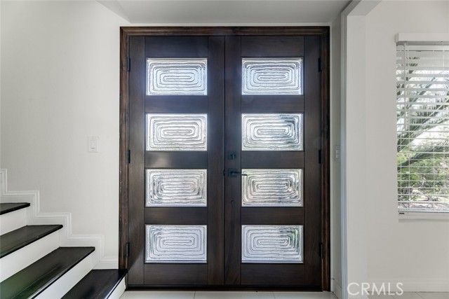 24526 Calvert Street, Woodland Hills (los Angeles), CA 91367