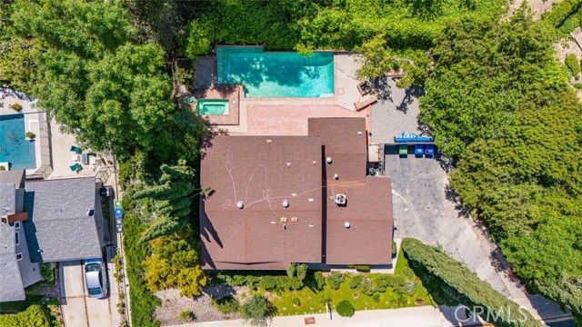 24526 Calvert Street, Woodland Hills (los Angeles), CA 91367