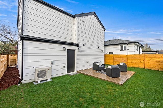 3511 SW Trenton Street, Seattle, WA 98126