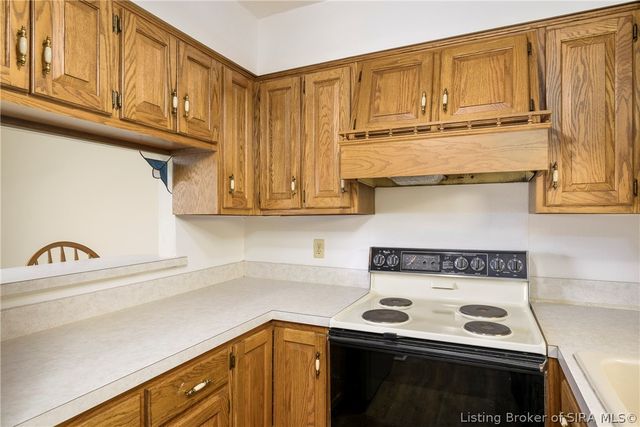 48 Lakeshore Drive, Clarksville, IN 47129