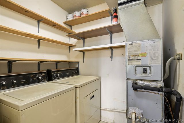 48 Lakeshore Drive, Clarksville, IN 47129