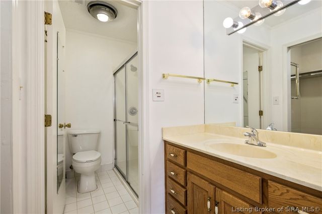 48 Lakeshore Drive, Clarksville, IN 47129