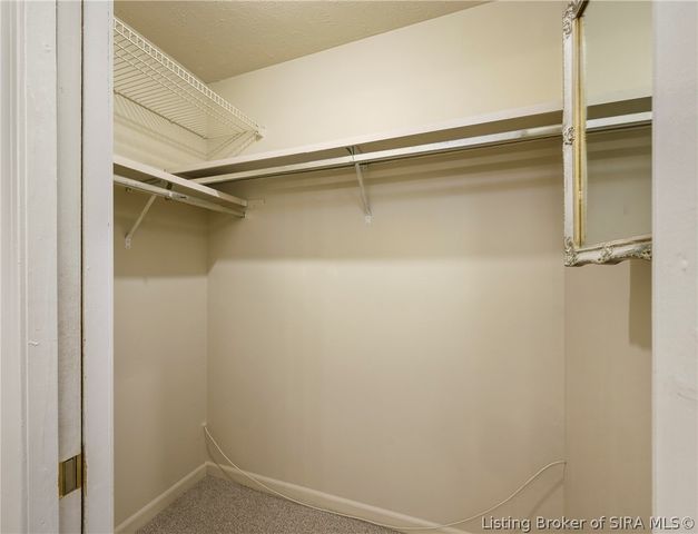 48 Lakeshore Drive, Clarksville, IN 47129