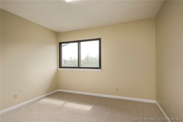 48 Lakeshore Drive, Clarksville, IN 47129