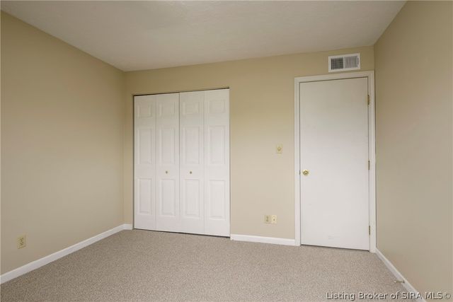 48 Lakeshore Drive, Clarksville, IN 47129