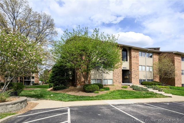 48 Lakeshore Drive, Clarksville, IN 47129